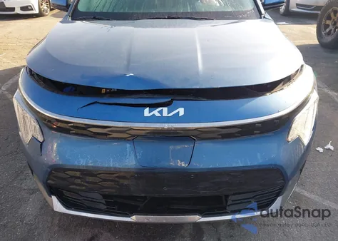 2025 Kia Niro Ev Wind z USA, uszkodzony, nr VIN KNDCR3L11S5145210